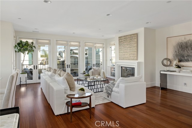 2211 Vista Drive, Manhattan Beach, California 90266, 3 Bedrooms Bedrooms, ,3 BathroomsBathrooms,Residential,Sold,Vista,SB21197291