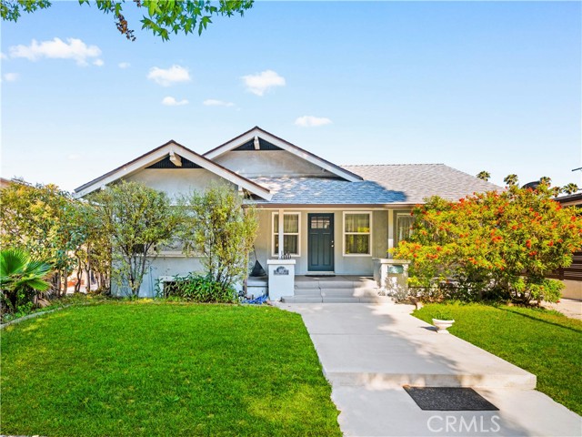 Detail Gallery Image 1 of 49 For 202 Mira Mar Ave, Long Beach,  CA 90803 - 4 Beds | 3 Baths