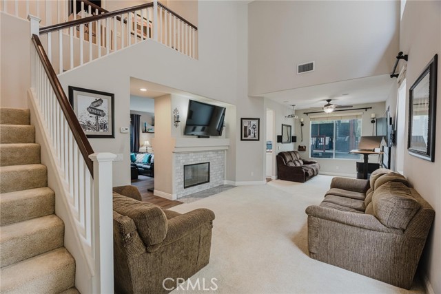 20019 Franks Way, Saugus CA: https://media.crmls.org/medias/5c2adb5f-194c-48ee-a2f4-247d2ffd1ddb.jpg