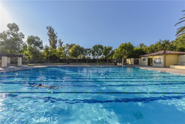 80 Great, Irvine CA: https://media.crmls.org/medias/5c2bb159-8c4c-4643-83fa-cab756c83d3a.jpg