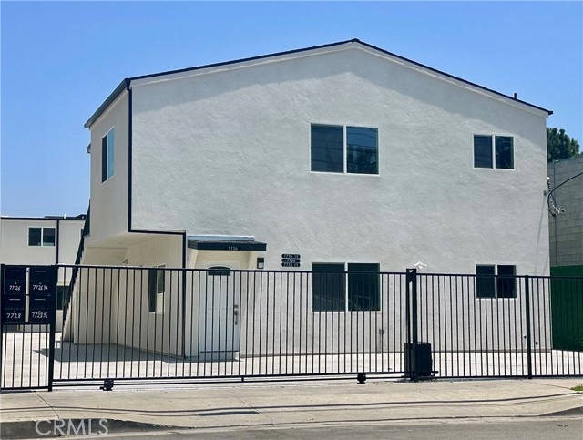 Detail Gallery Image 2 of 26 For 7728 Laurel Canyon Blvd, North Hollywood,  CA 91605 - 3 Beds | 2 Baths