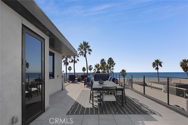 3011 Ocean Front Walk, Venice CA: https://media.crmls.org/medias/5c2bf921-efbd-41c3-ae12-b4879e934883.jpg