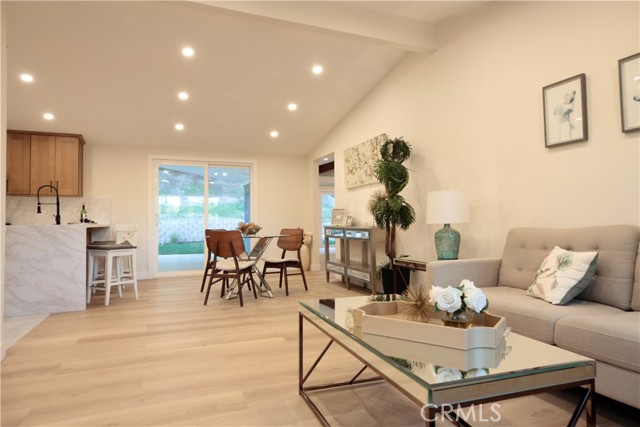 Detail Gallery Image 10 of 21 For 17350 Firma Ct, Granada Hills,  CA 91344 - 3 Beds | 2 Baths