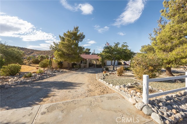 Detail Gallery Image 4 of 35 For 58054 Bonanza Dr, Yucca Valley,  CA 92284 - 2 Beds | 2/1 Baths