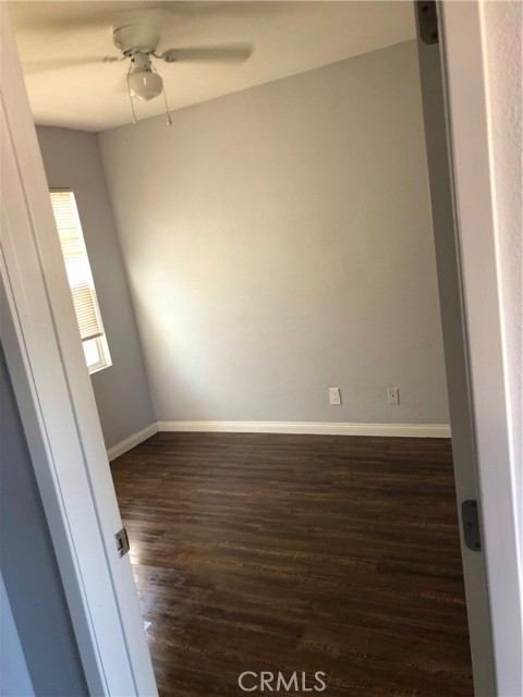 121 E Bort Street, Long Beach CA: https://media.crmls.org/medias/5c2cd826-a6cc-470e-bf05-e402f875af35.jpg