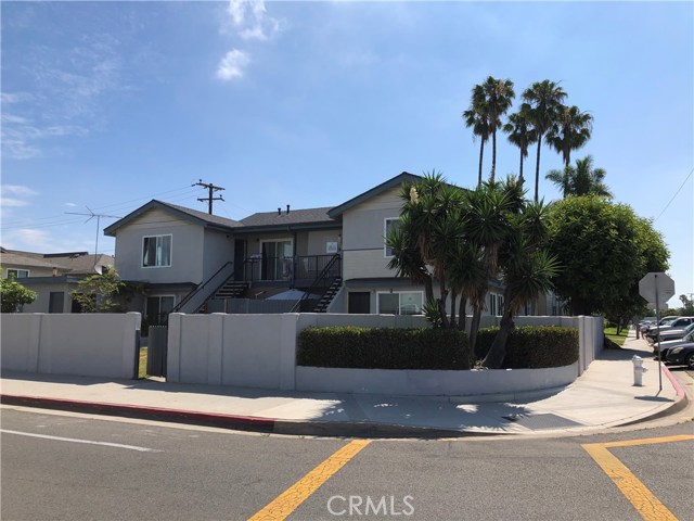 1046 El Camino Dr, Costa Mesa, CA 92626