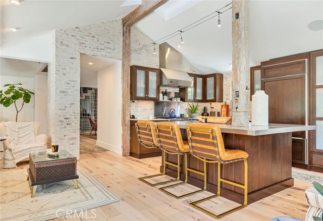 Detail Gallery Image 9 of 23 For 2622 Crestview Dr, Newport Beach,  CA 92663 - 3 Beds | 3 Baths