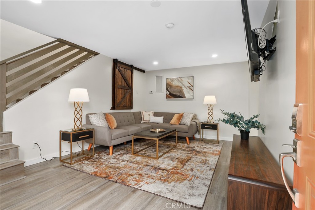 4338 Beagle Street