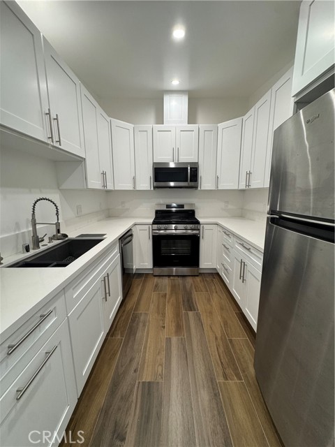 Detail Gallery Image 12 of 17 For 6439 1/2 Graves Ave, Lake Balboa,  CA 91605 - 0 Beds | 1 Baths