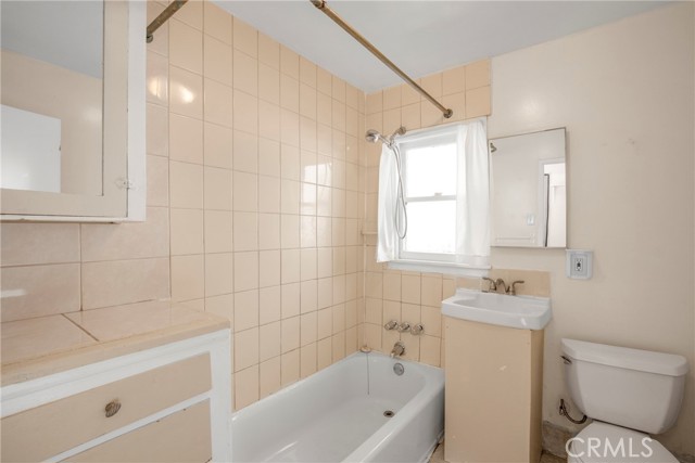 Detail Gallery Image 6 of 37 For 959 W 17th #1/2,  San Pedro,  CA 90731 - 1 Beds | 1 Baths