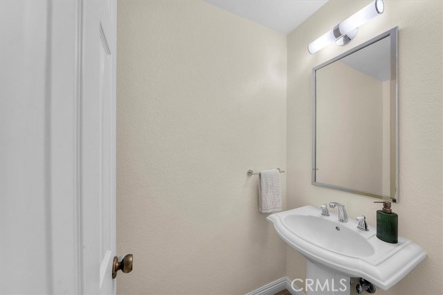 2740 Gramercy Avenue, Torrance CA: https://media.crmls.org/medias/5c2ffd10-9567-4866-a15d-527b07896dd8.jpg