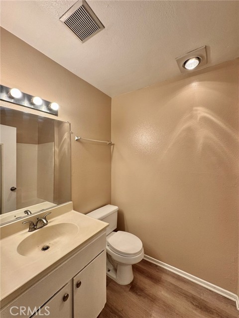 Detail Gallery Image 9 of 16 For 450 E 4th St #334,  Santa Ana,  CA 92701 - 2 Beds | 2 Baths
