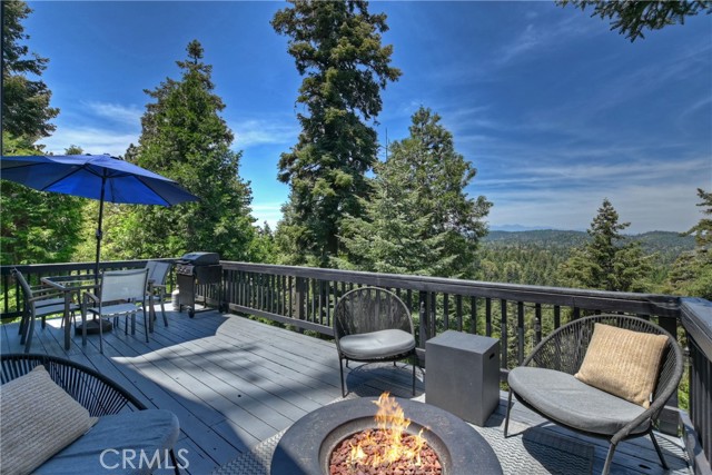 Detail Gallery Image 3 of 47 For 720 Buckingham, Lake Arrowhead,  CA 92352 - 3 Beds | 2/1 Baths