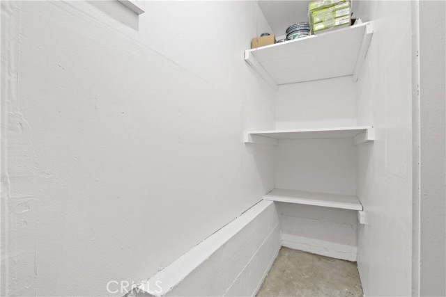 33 4th Street, Hermosa Beach CA: https://media.crmls.org/medias/5c30610a-42b1-4704-99b9-495adfc3cb39.jpg