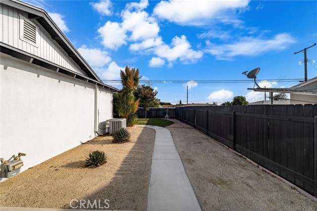 Detail Gallery Image 3 of 5 For 862 Sheridan St, Upland,  CA 91786 - 3 Beds | 2 Baths