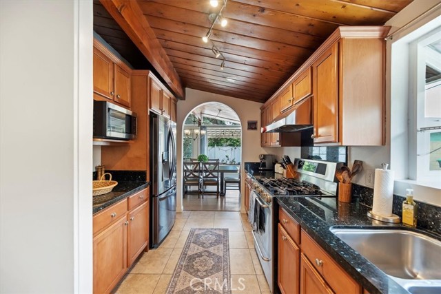 550 N Dexford Drive, La Habra CA: https://media.crmls.org/medias/5c31db8e-f66b-4c4a-88c0-28854636c061.jpg