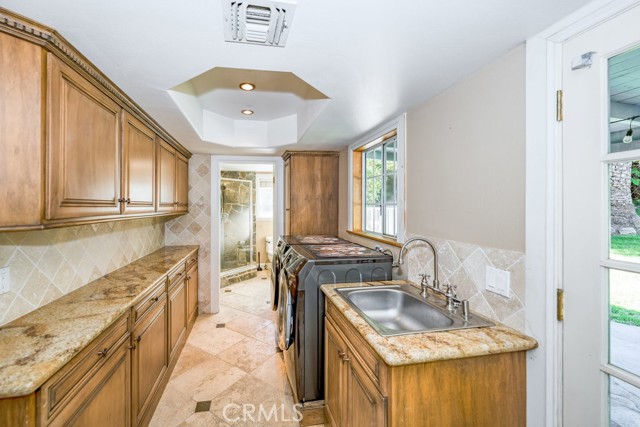 Detail Gallery Image 9 of 64 For 1101 Hacienda Dr, Simi Valley,  CA 93065 - 4 Beds | 3/1 Baths