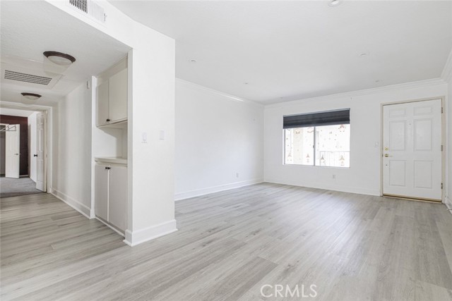 7035 Woodley Avenue, 216 photo 4
