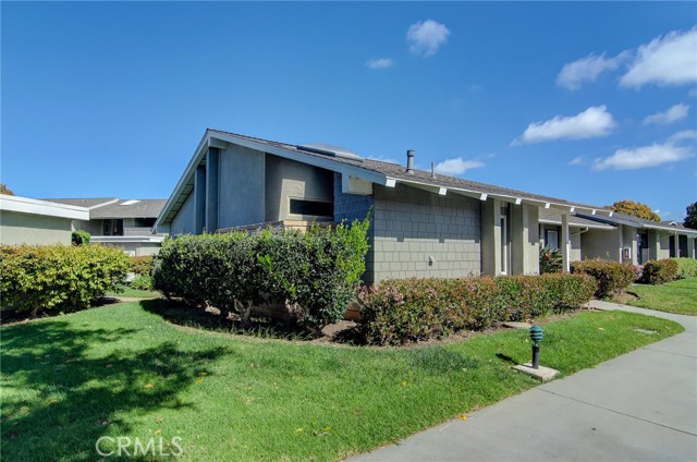 Detail Gallery Image 2 of 26 For 8777 Tulare 412a,  Huntington Beach,  CA 92646 - 2 Beds | 2 Baths