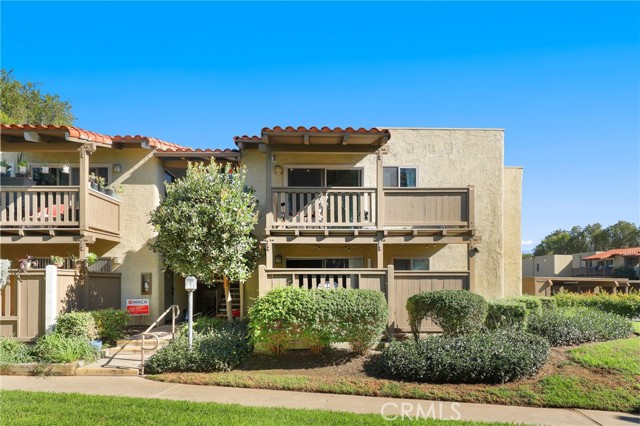 Detail Gallery Image 2 of 18 For 1345 Cabrillo Park #N04,  Santa Ana,  CA 92701 - 2 Beds | 2 Baths