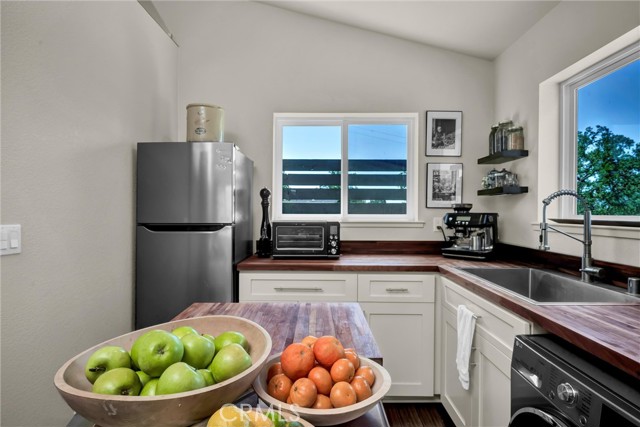 Detail Gallery Image 8 of 44 For 21018 Yankee Valley Rd, Hidden Valley Lake,  CA 95467 - 1 Beds | 1 Baths