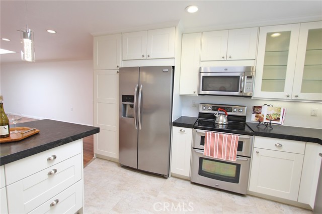 5385 Paseo Del Lago W, Laguna Woods CA: https://media.crmls.org/medias/5c352273-ddde-4a3b-adb6-4f33ca71f51b.jpg