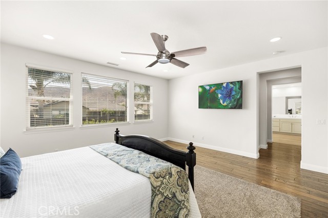 28481 Scenic Bay Cove, Menifee CA: https://media.crmls.org/medias/5c356f65-2b1d-467a-a9f4-37755b7103c2.jpg
