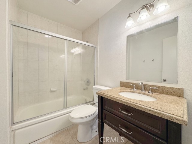 Detail Gallery Image 10 of 22 For 18547 Collins St #B24,  Tarzana,  CA 91356 - 2 Beds | 2 Baths