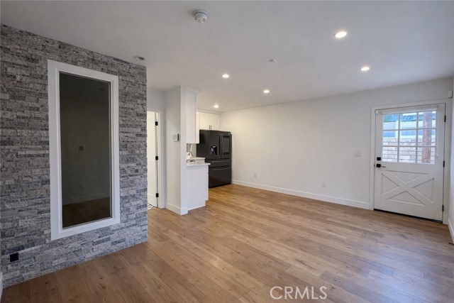 Detail Gallery Image 6 of 13 For 17034 Stagg St, Van Nuys,  CA 91406 - 0 Beds | 1 Baths