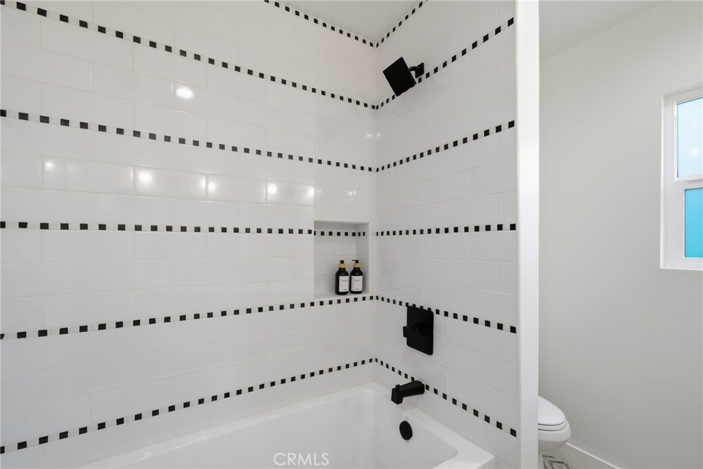 https://media.crmls.org/medias/5c364905-9468-4205-8145-9387955fddb9.jpg?preset=X-Large