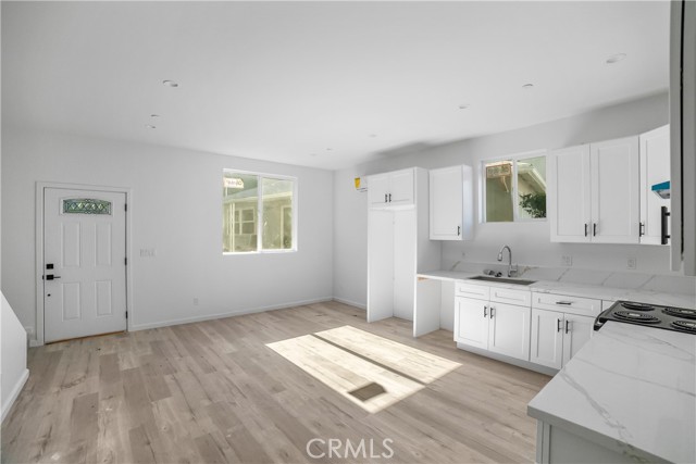 Detail Gallery Image 3 of 10 For 20538 Enadia Way, Winnetka,  CA 91306 - 4 Beds | 2 Baths