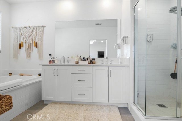 Detail Gallery Image 13 of 25 For 1096 N Anaheim Blvd., Anaheim,  CA 92801 - 4 Beds | 3/1 Baths