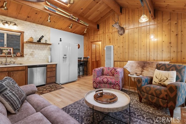 Detail Gallery Image 7 of 30 For 1162 Sylvan Glen, Big Bear Lake,  CA 92315 - 3 Beds | 2 Baths