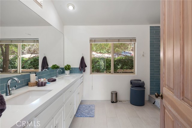 Detail Gallery Image 17 of 34 For 1733 Arteique Rd, Topanga,  CA 90290 - 3 Beds | 2/1 Baths