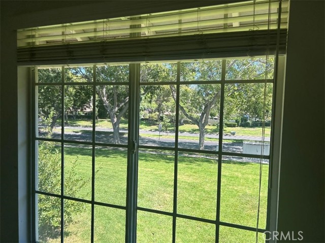 Detail Gallery Image 6 of 10 For 61 Greenfield #68,  Irvine,  CA 92614 - 2 Beds | 1/1 Baths