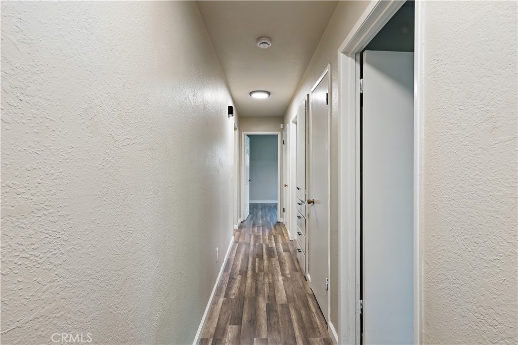 https://media.crmls.org/medias/5c379141-f971-407c-846d-83cbbef352d8.jpg?preset=X-Large