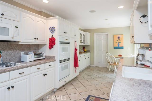 Detail Gallery Image 7 of 23 For 220 Apolena Ave, Newport Beach,  CA 92662 - 4 Beds | 4 Baths