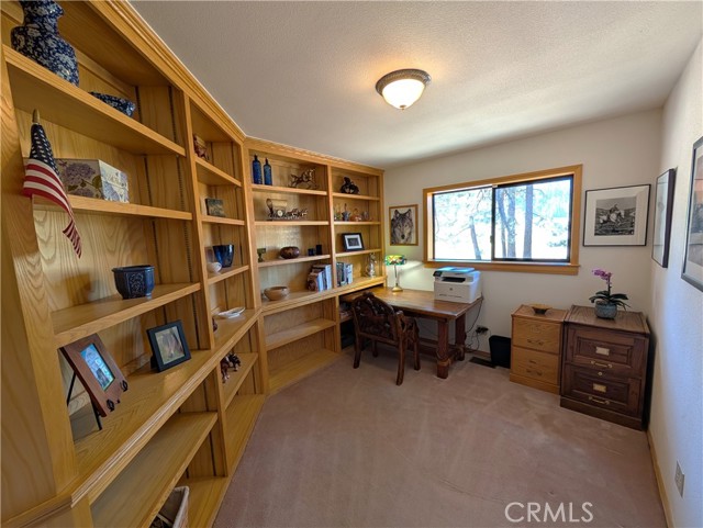 1575 Petersen Lane, Frazier Park CA: https://media.crmls.org/medias/5c38fa29-c2f1-43bb-b578-8df0850f09ec.jpg