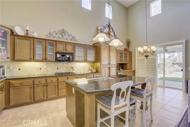 Detail Gallery Image 14 of 49 For 31972 Calle Balareza, Temecula,  CA 92592 - 4 Beds | 2/1 Baths