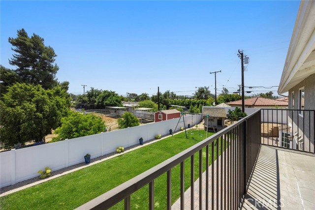 Image 35 of 43 For 17776 Buena Vista Avenue