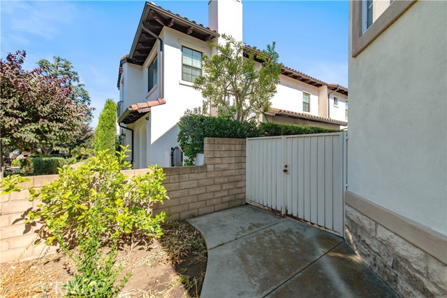 326 Genoa, Arcadia CA: https://media.crmls.org/medias/5c393967-68b3-4080-ba9b-c63dd4de4dfd.jpg