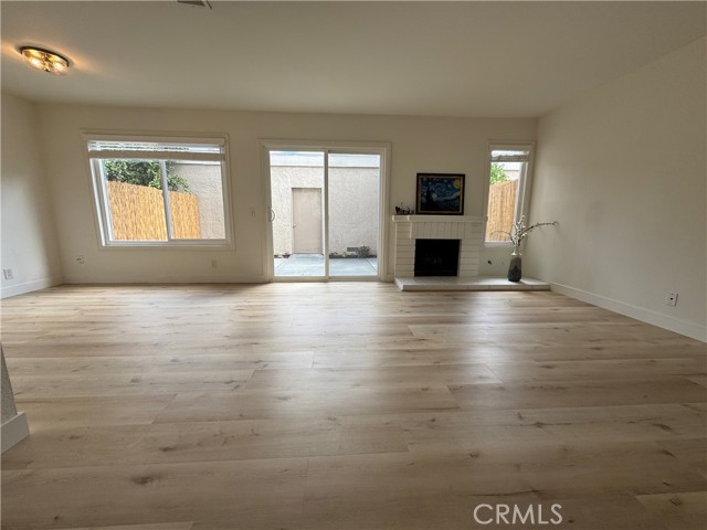 18 Snapdragon, Irvine CA: https://media.crmls.org/medias/5c39709a-32d2-4cc2-9fef-d669495be066.jpg