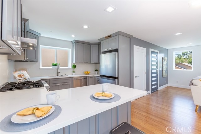 18306 Grevillea Avenue, Redondo Beach, California 90278, 3 Bedrooms Bedrooms, ,Residential,Sold,Grevillea,SB22090777