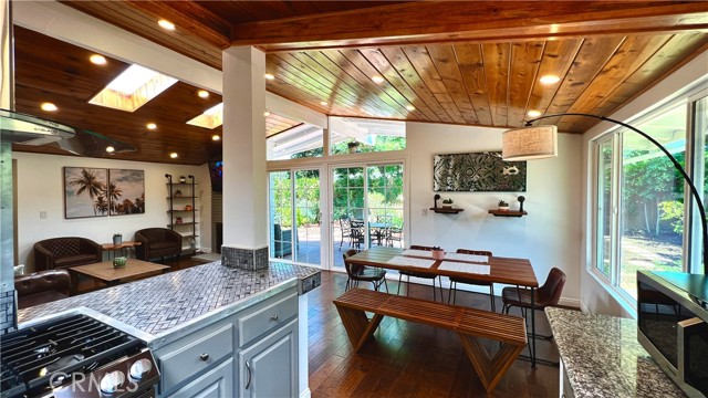7950 Capistrano Avenue, West Hills CA: https://media.crmls.org/medias/5c3b757a-8647-45b9-b52c-b203c71ec1c9.jpg