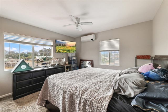 8963 Bold Ruler Lane, Jurupa Valley CA: https://media.crmls.org/medias/5c3c4c7a-69bc-4dd6-a91f-76444451da77.jpg