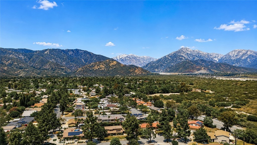 https://media.crmls.org/medias/5c3c5006-6a5f-49b1-b4b8-c9a924b82232.jpg?preset=X-Large