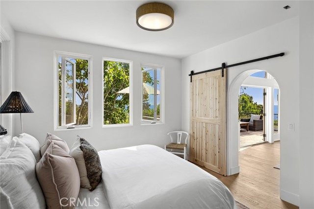31402 Ocean View, Laguna Beach CA: https://media.crmls.org/medias/5c3ca7e7-e7b8-4324-bde0-41796d5d340e.jpg