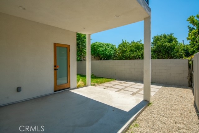 2672 Newell Street, Los Angeles CA: https://media.crmls.org/medias/5c3d01a9-669c-452b-b62b-c0a9369fcb76.jpg