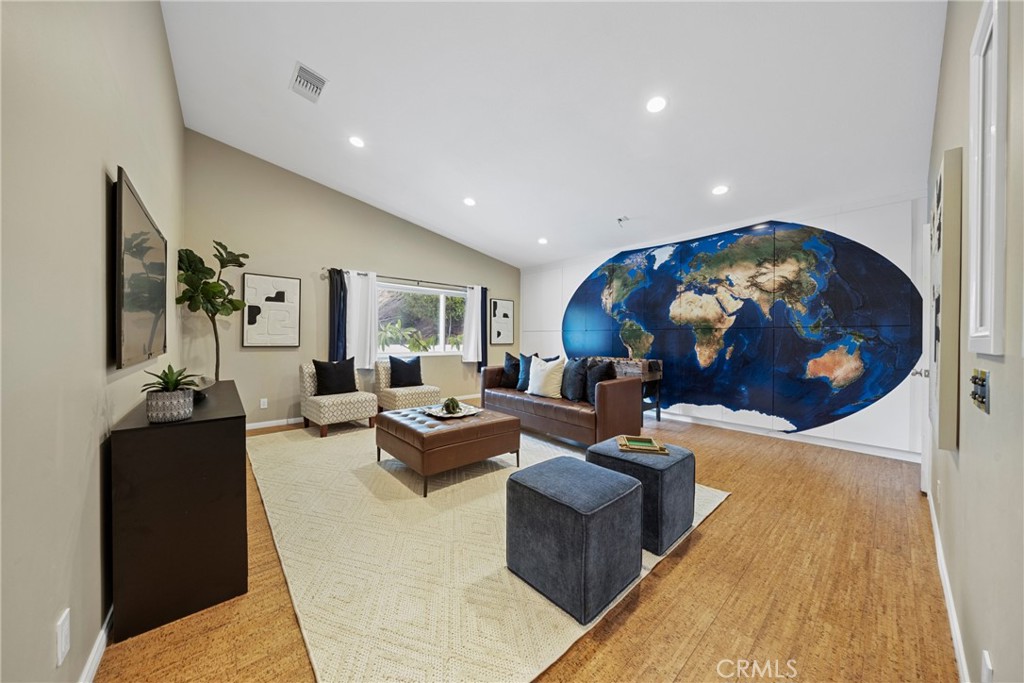 MLS #IG25183042 image #24