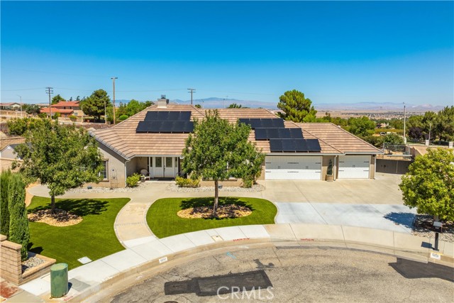 Detail Gallery Image 2 of 48 For 6151 Hickory St, Palmdale,  CA 93551 - 4 Beds | 2 Baths